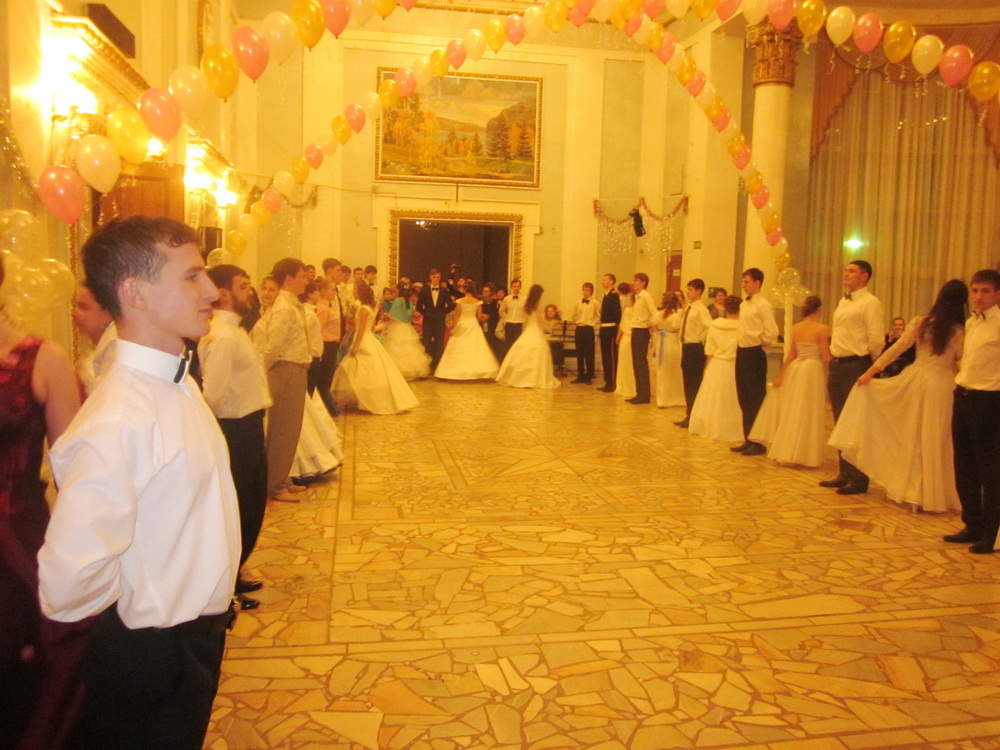 Валентина Солдатова. "На Рождественском балу. Полонез" фото Валентины Солдатовой. Валентина Солдатова. "На Рождественском балу. Полонез" фото Валентины Солдатовой.