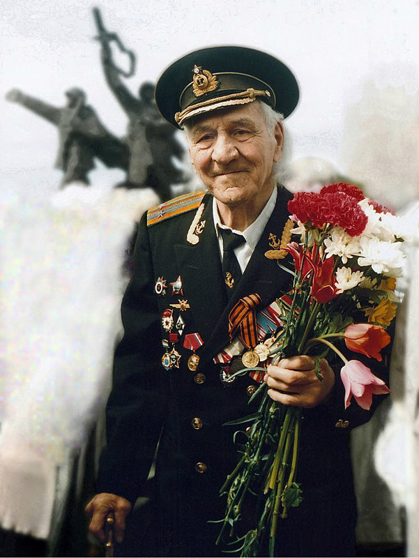 Владимир Тюрин. 9 мая 2010 года в Риге Владимир Тюрин. 9 мая 2010 года в Риге