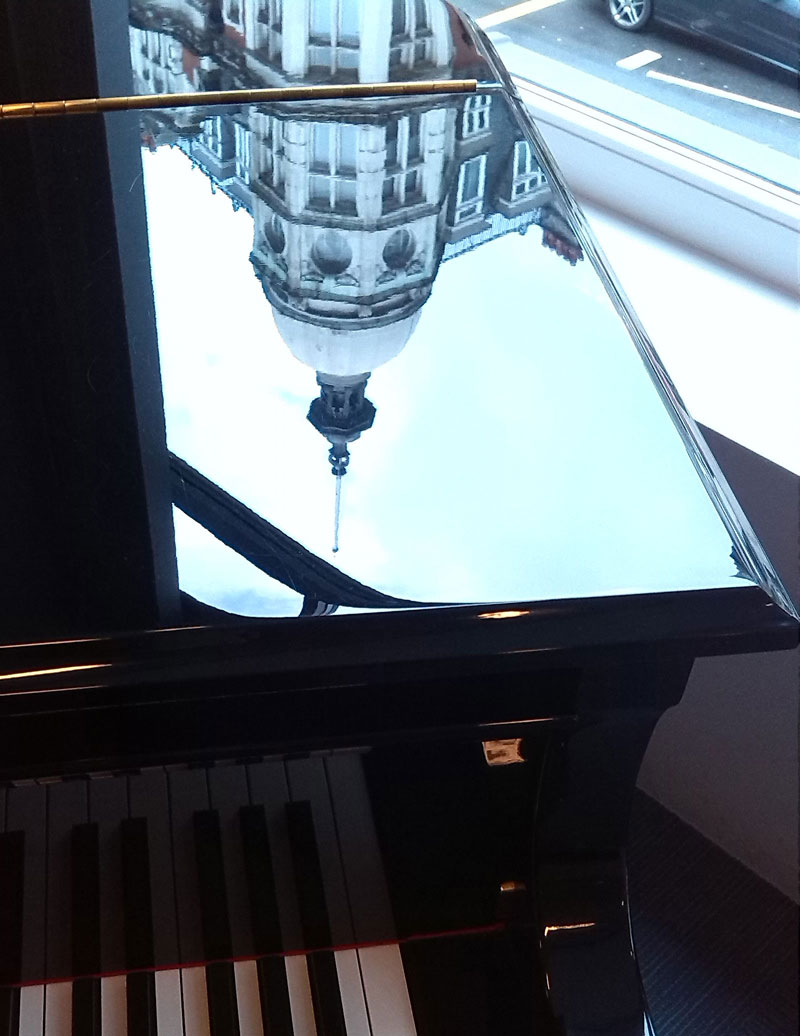 Ирина Грановская. Лондон в крышке рояля Ирина Грановская. Лондон в крышке рояля