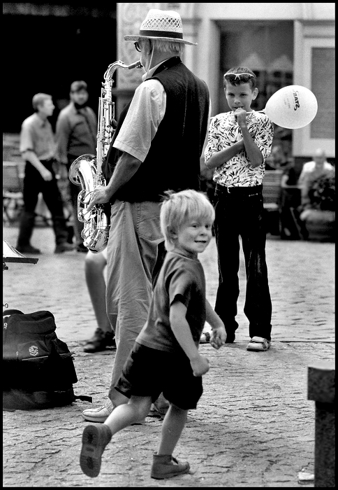 Владимир Тюрин. Под звуки саксофона 2007 год Владимир Тюрин. Под звуки саксофона 2007 год