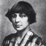 Марина Цветаева. "Вы столь забывчивы, сколь незабвенны..." Читает Стелла Астрова Марина Цветаева. "Вы столь забывчивы, сколь незабвенны..." Читает Стелла Астрова